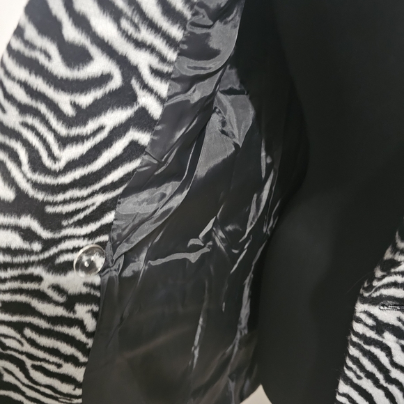 ZEBRA COAT - Picture 4 of 6